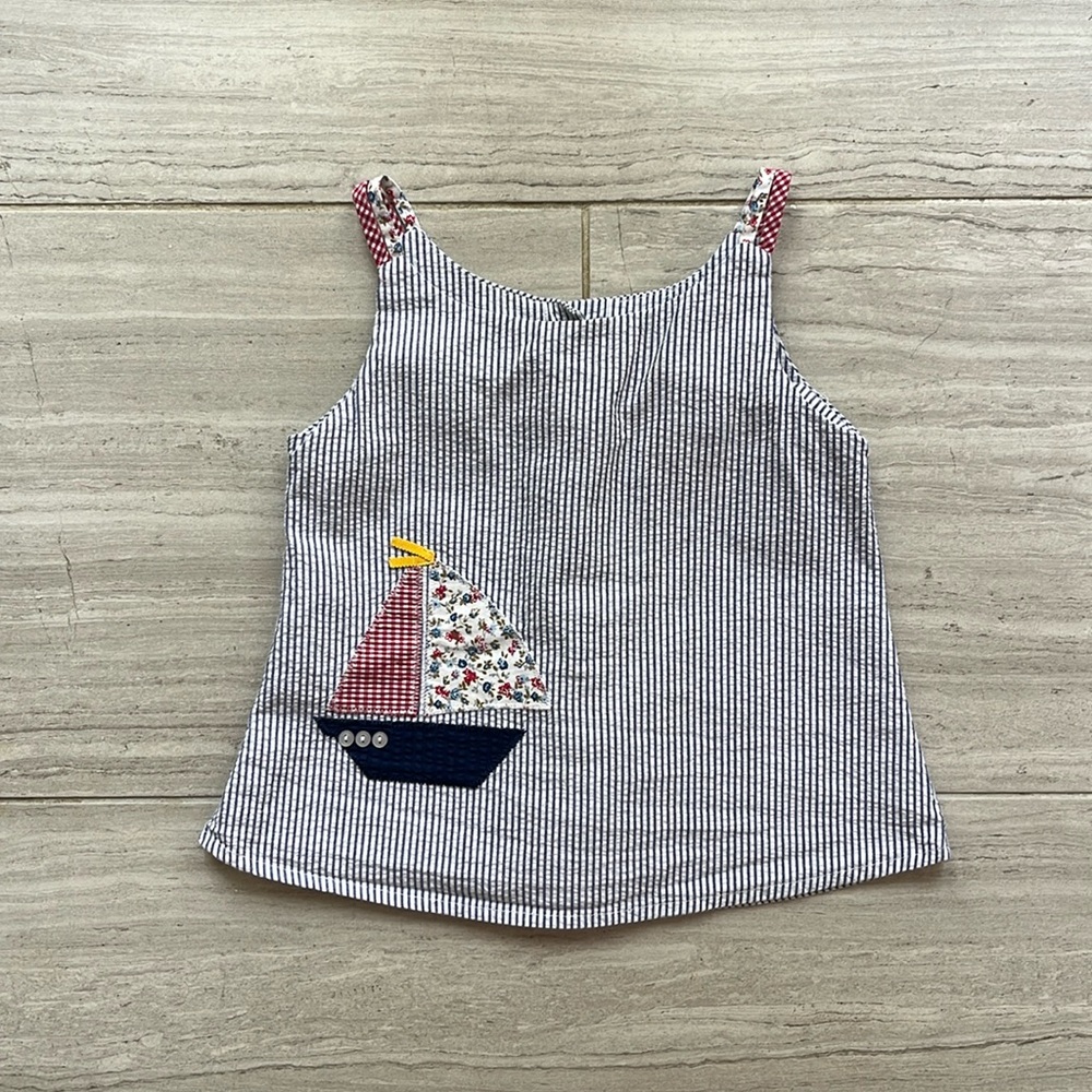 Girl’s vintage sailboat ⛵️ seersucker button up tank top boutique
